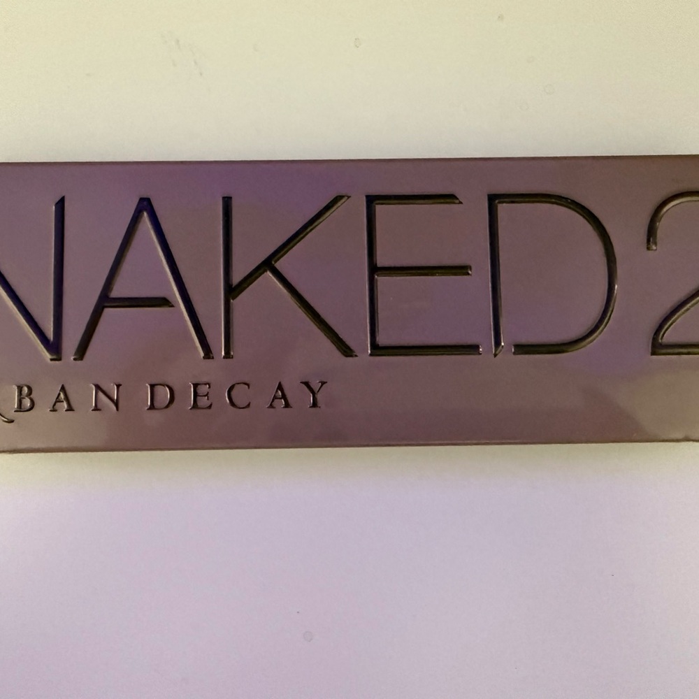 Urban Decay Naked 2 Palette in Metallic Taupe